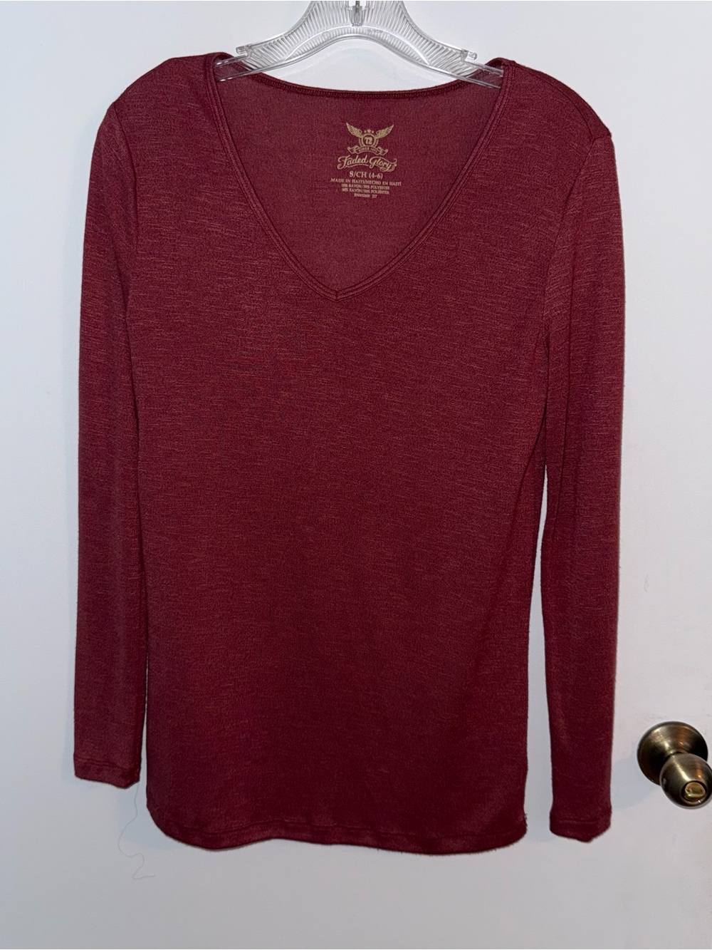 Faded Glory Women's Long Sleeve V-Neck Top - Burgundy